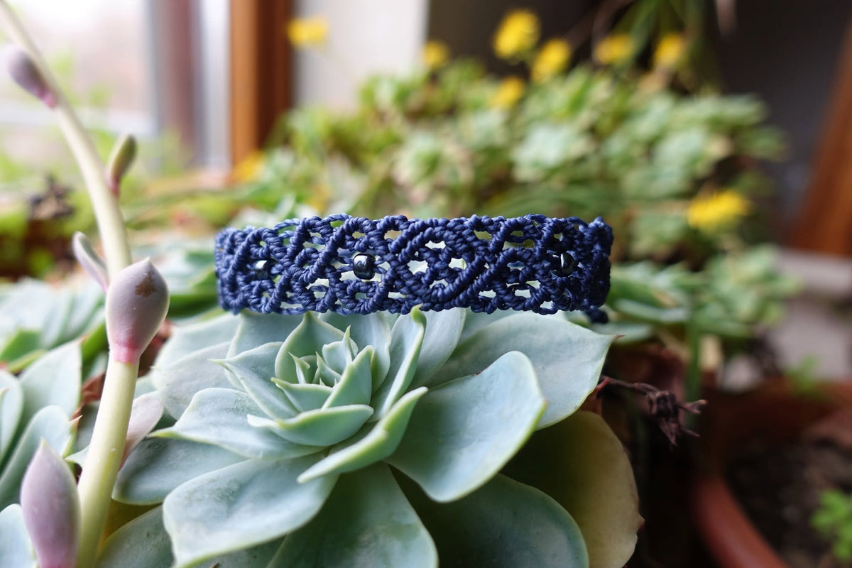 Deep Blue Makramee-Armband